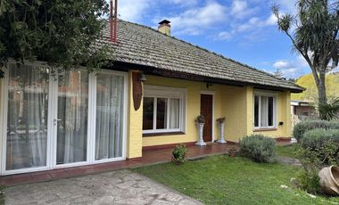 Casa sobre dos lotes