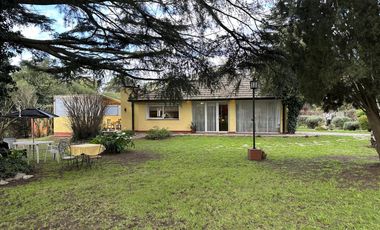 Casa sobre dos lotes