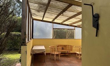 Casa sobre dos lotes