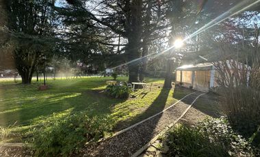 Casa sobre dos lotes