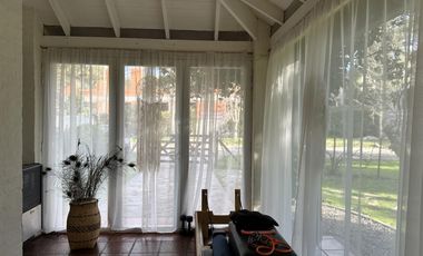 Casa sobre dos lotes