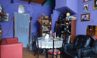 Calle Pino Hachado n 2537 entre calle Pergamino e Iberia