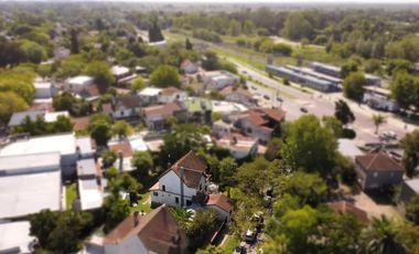 Casa en venta - 3 Dormitorios 3 Baños - City Bell