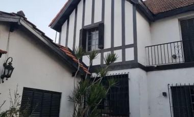 Casa en venta - 3 Dormitorios 3 Baños - City Bell