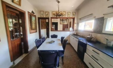 Casa en venta - 3 Dormitorios 3 Baños - City Bell