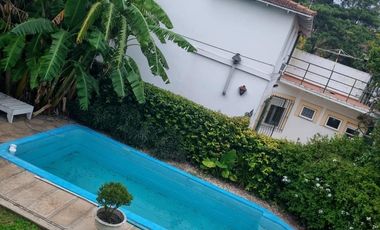 Casa en venta - 3 Dormitorios 3 Baños - City Bell