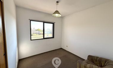 Departamento en Venta. 2 Dormitorios. Balcón al frente. Centro Campana