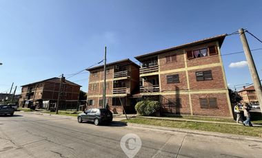 Departamento en Venta. 2 Dormitorios. Balcón al frente. Centro Campana