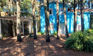 Casa en venta - 3 Dormitorios 3 Baños - Mar de las Pampas