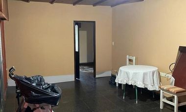 Casa en venta - 2 Dormitorios 1 Baño - 304mts2 - Saladillo