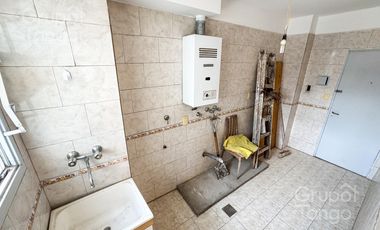 Venta Departamento Tres Ambientes Flores Balcón Frances