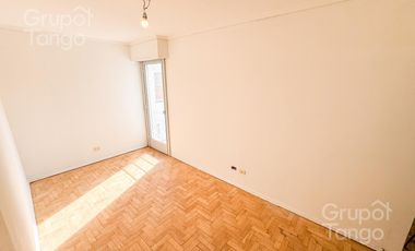 Venta Departamento Tres Ambientes Flores Balcón Frances