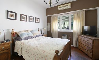 CASA 5 AMBIENTES CON FONDO Y PILETA