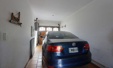 CASA 5 AMBIENTES CON FONDO Y PILETA