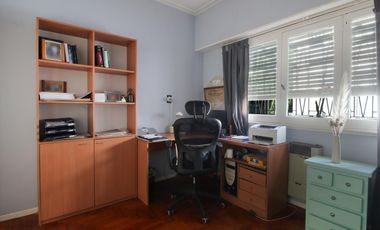 CASA 5 AMBIENTES CON FONDO Y PILETA