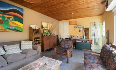 CASA 5 AMBIENTES CON FONDO Y PILETA