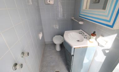 CASA 5 AMBIENTES CON FONDO Y PILETA