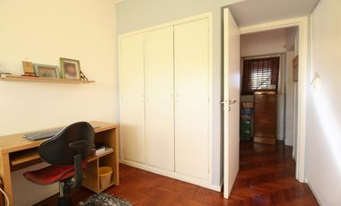 CASA 5 AMBIENTES CON FONDO Y PILETA