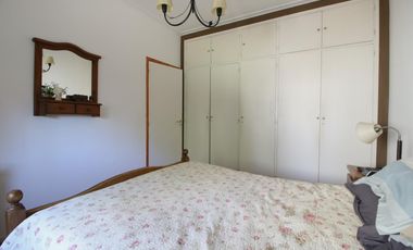 CASA 5 AMBIENTES CON FONDO Y PILETA