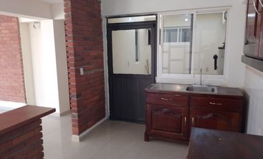 Casa sola en renta de un piso, amplio Jardin, caben  6  autos, Ideal para Adultos Mayores, Oficinas o Clinica.