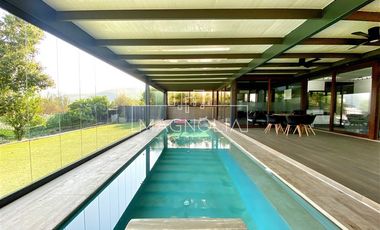 Casa en Arriendo en CASA EN AV CHAMISERO, COLINA