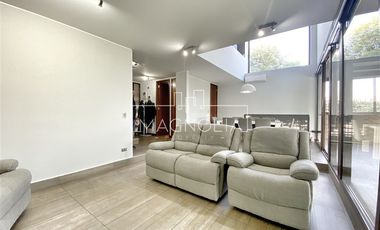 Casa en Arriendo en CASA EN AV CHAMISERO, COLINA