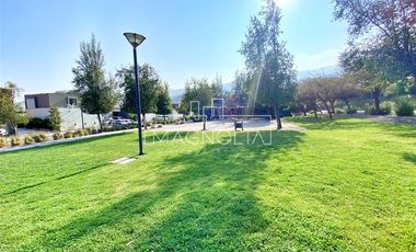 Casa en Arriendo en CASA EN AV CHAMISERO, COLINA