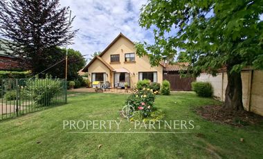 Linda casa en exclusivo condominio