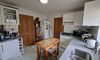 Linda casa en exclusivo condominio