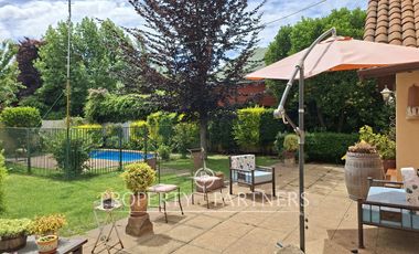 Linda casa en exclusivo condominio