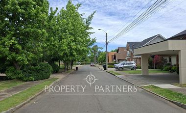 Linda casa en exclusivo condominio