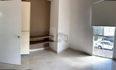 Casa en Renta en El Dorado, León, Gto. a un lado de Wallmart en Vía Alta y cerca de Puerto Interior