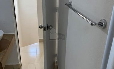 Casa en Renta en El Dorado, León, Gto. a un lado de Wallmart en Vía Alta y cerca de Puerto Interior