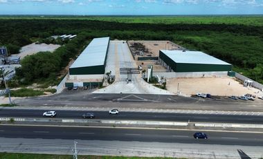 Bodega en parque sobre carretera a cancun