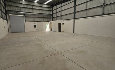 Bodega en parque sobre carretera a cancun