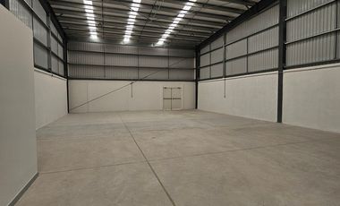 Bodega en parque sobre carretera a cancun