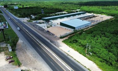 Bodega en parque sobre carretera a cancun