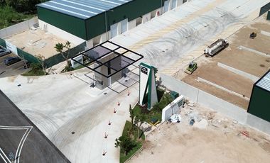 Bodega en parque sobre carretera a cancun