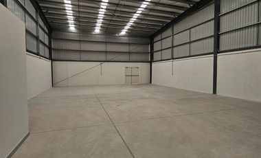 Bodega en parque sobre carretera a cancun