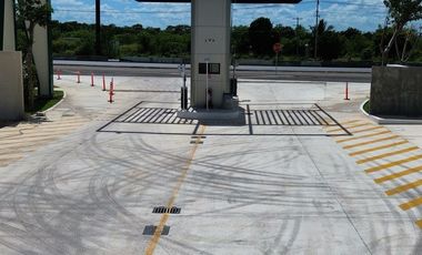Bodega en parque sobre carretera a cancun