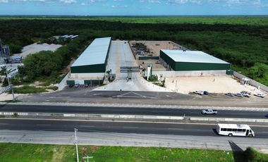 Bodega en parque sobre carretera a cancun