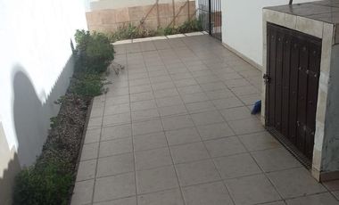 Casa Duplex en Mar Del Tuyu - 2 dormitorios - patio con parrilla - APTO CREDITO