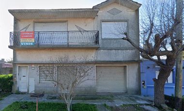 Oportunidad para inversores. Local con dos viviendas en block