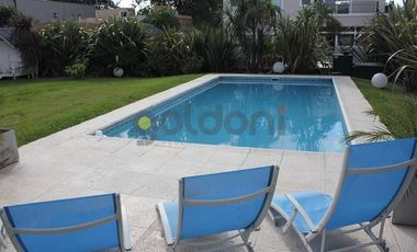 Excelente propiedad con Piscina en Altos de Hudson ll