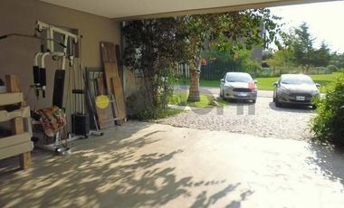 Propiedad en dos plantas con Gran Parque en Fincas de Iraola Dos.