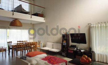 Propiedad en dos plantas con Gran Parque en Fincas de Iraola Dos.