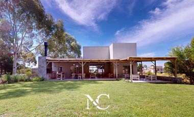 Casa en venta en Costa Esmeralda, barrio Ecuestre