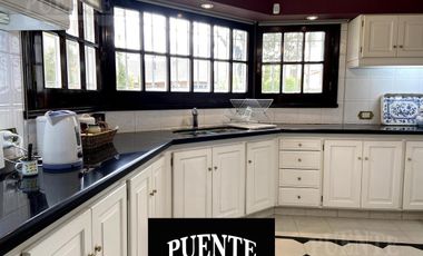 Importante Chalet en Venta en Monte Grande sobre lote de 1400 m2