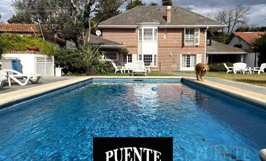 Importante Chalet en Venta en Monte Grande sobre lote de 1400 m2