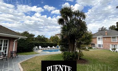 Importante Chalet en Venta en Monte Grande sobre lote de 1400 m2